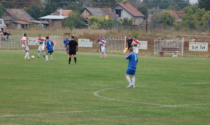 A Rajcsúri focipálya 2016. október 2.